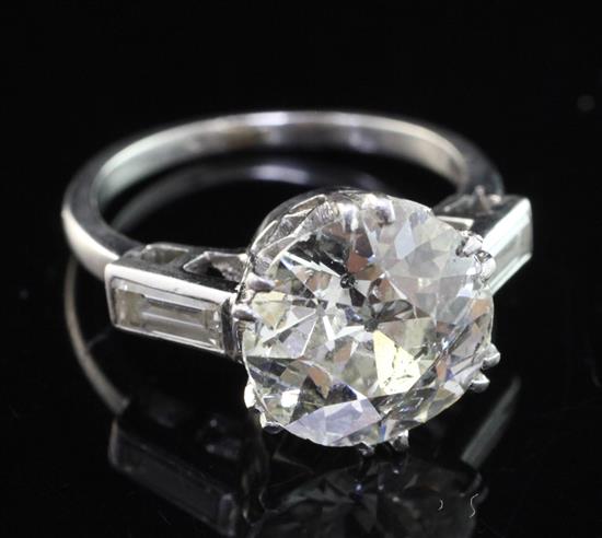 A mid 20th century platinum and single stone diamond ring, size K.
